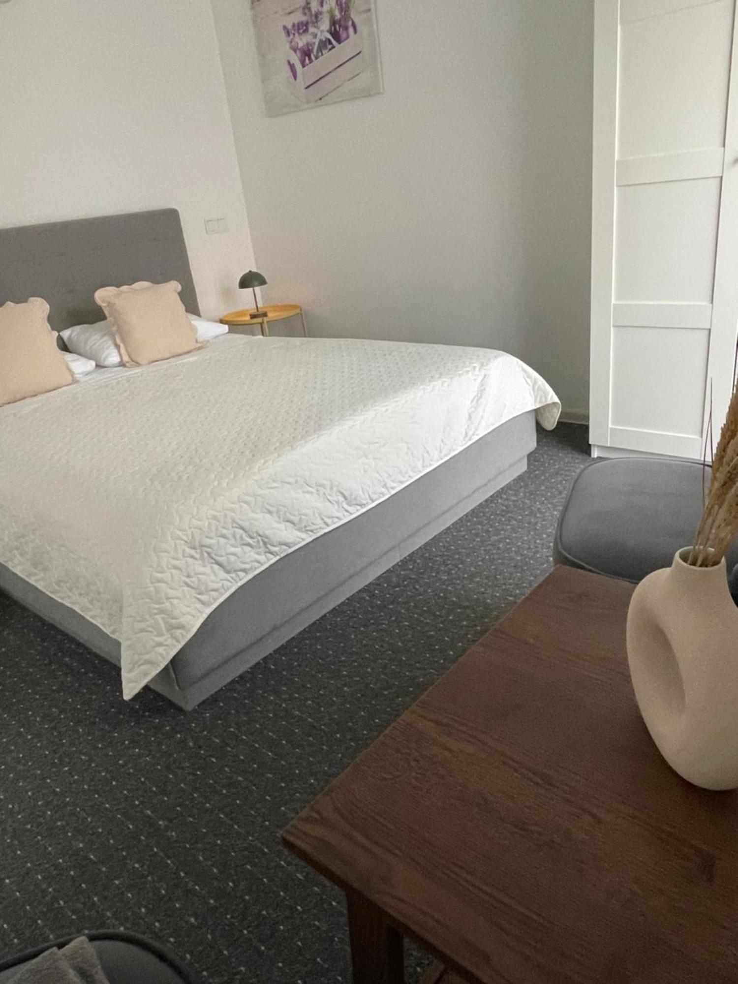 פלאנגה Izabeles Apartamentai מראה חיצוני תמונה